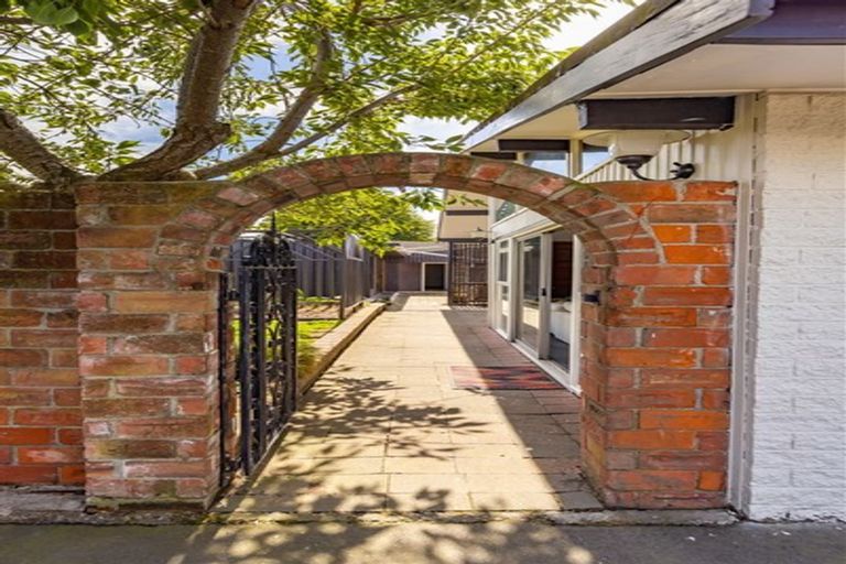 Photo of property in 121 Oakhampton Street, Hornby, Christchurch, 8042