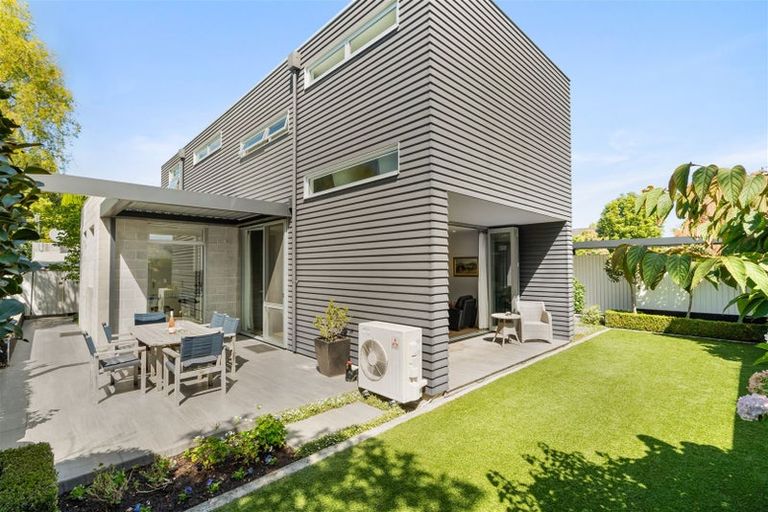 Photo of property in 21 Weka Street, Fendalton, Christchurch, 8041