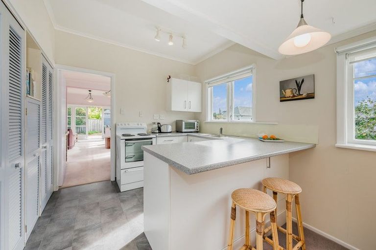 Photo of property in 4 Nathan Avenue, Paraparaumu Beach, Paraparaumu, 5032