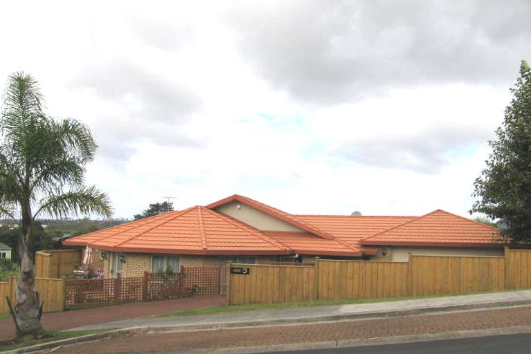 Photo of property in 2 San Pablo Way, Henderson, Auckland, 0612