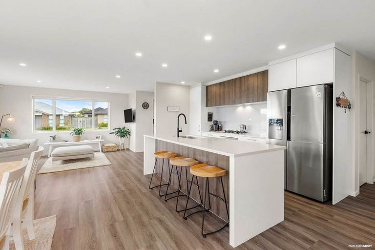 Photo of property in 12 Perla Road, Pukekohe, 2120