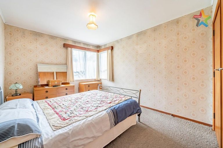 Photo of property in 5 Rawhiti Street, Stokes Valley, Lower Hutt, 5019