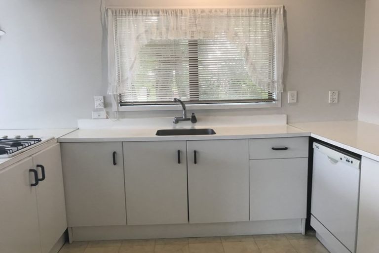 Photo of property in 63b/1 Colwill Road, Massey, Auckland, 0614