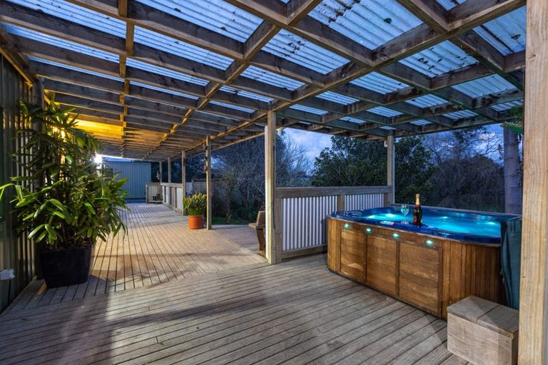 Photo of property in 979 Kaipara Flats Road, Kaipara Flats, Warkworth, 0984
