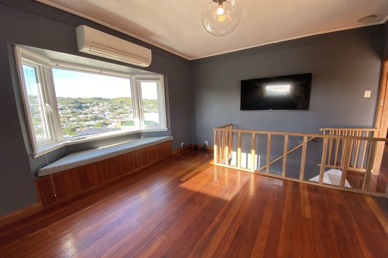 Photo of property in 112 Eden Street, Island Bay, Wellington, 6023