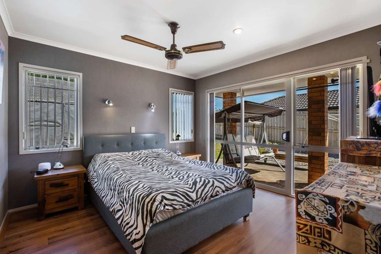 Photo of property in 20 Mandalay Place, Waiuku, 2123