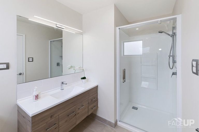 Photo of property in 6 Nohanga Lane, Hobsonville, Auckland, 0616