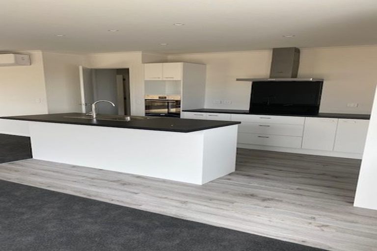 Photo of property in 41 Matenga Street, Waikanae, 5036