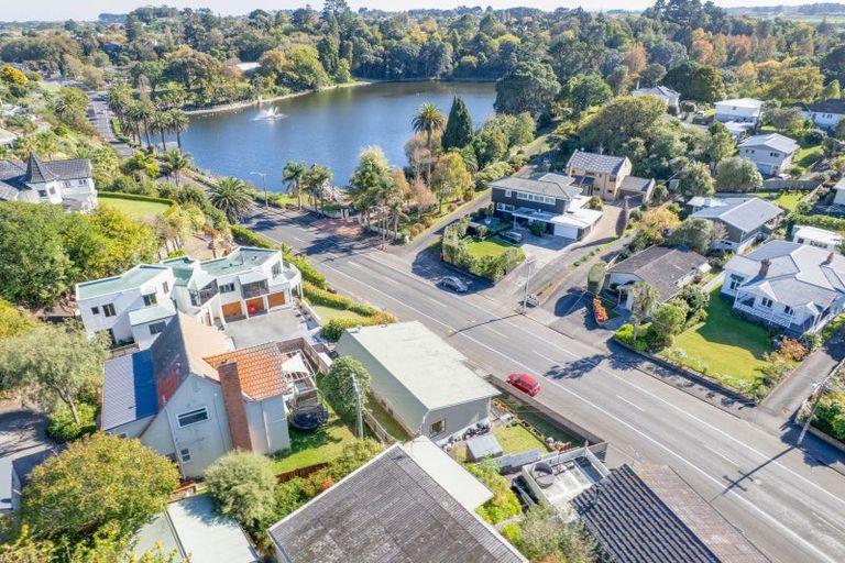Photo of property in 83 Great North Road, Saint Johns Hill, Whanganui, 4501