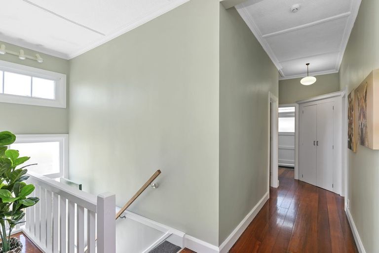 Photo of property in 59 Severn Street, Island Bay, Wellington, 6023