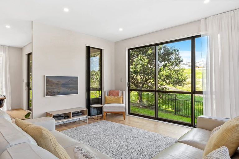Photo of property in 14 Parkview Drive, Gulf Harbour, Whangaparaoa, 0930