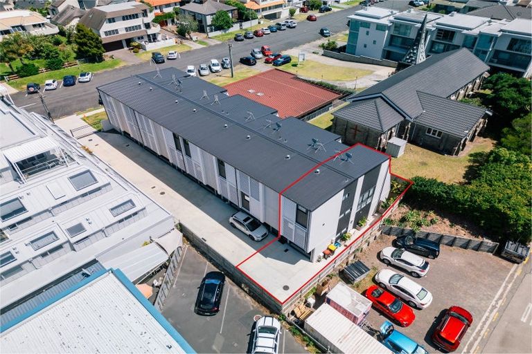 Photo of property in 8/17 Victoria Road, Mount Maunganui, 3116