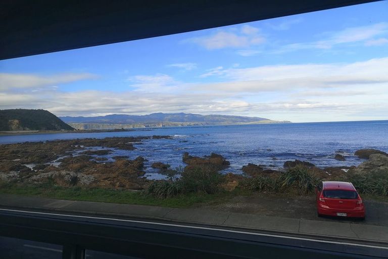 Photo of property in 150 The Esplanade, Houghton Bay, Wellington, 6023