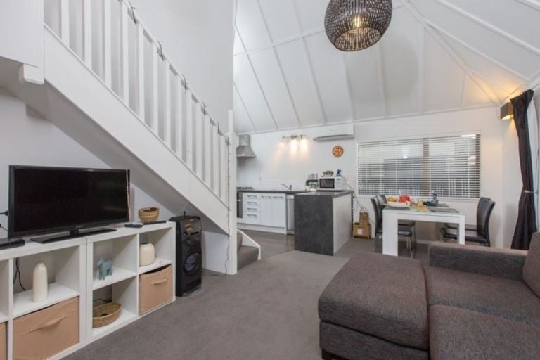 Photo of property in 9/58 Manuroa Road, Takanini, 2112