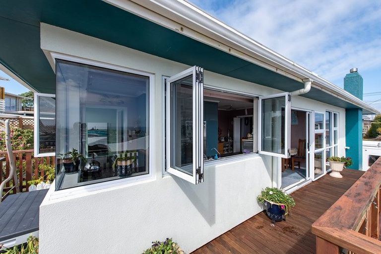 Photo of property in 5 Melrose Street, Spotswood, New Plymouth, 4310