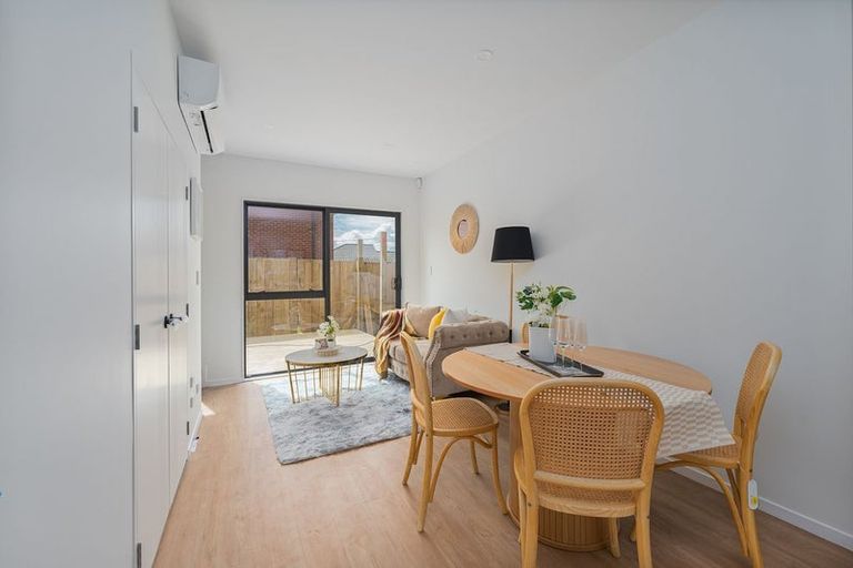 Photo of property in 4/442 Old Te Atatu Road, Te Atatu Peninsula, Auckland, 0610