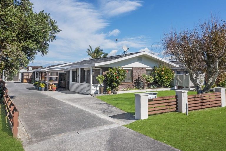 Photo of property in 1/52 Florence Avenue, Orewa, 0931