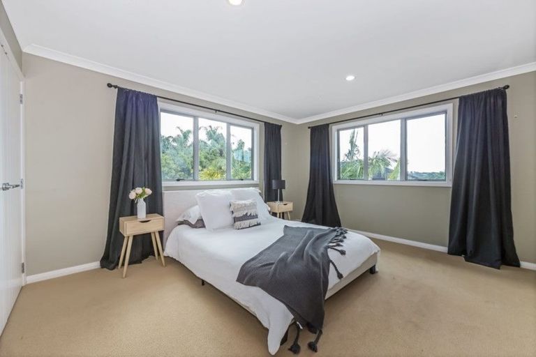 Photo of property in 168 Kittiwake Drive, Schnapper Rock, Auckland, 0632