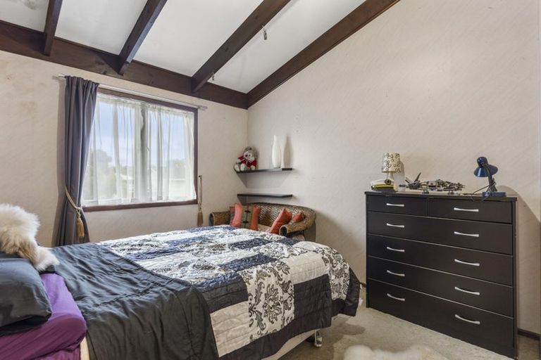 Photo of property in 33 Taikata Road, Te Atatu Peninsula, Auckland, 0610