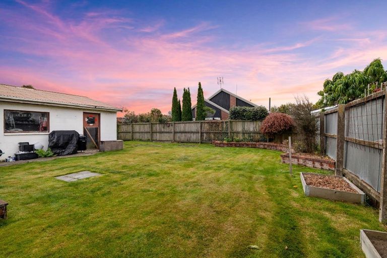 Photo of property in 18 Greenock Street, Redwood, Christchurch, 8051