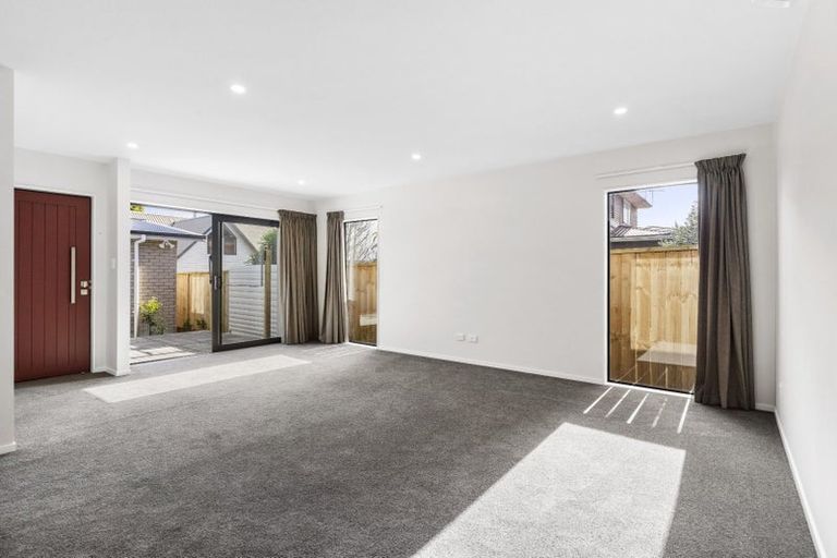 Photo of property in 41 Kingdale Road, Henderson, Auckland, 0610