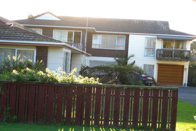 Photo of property in 2/10 Loop Road, Orewa, 0931