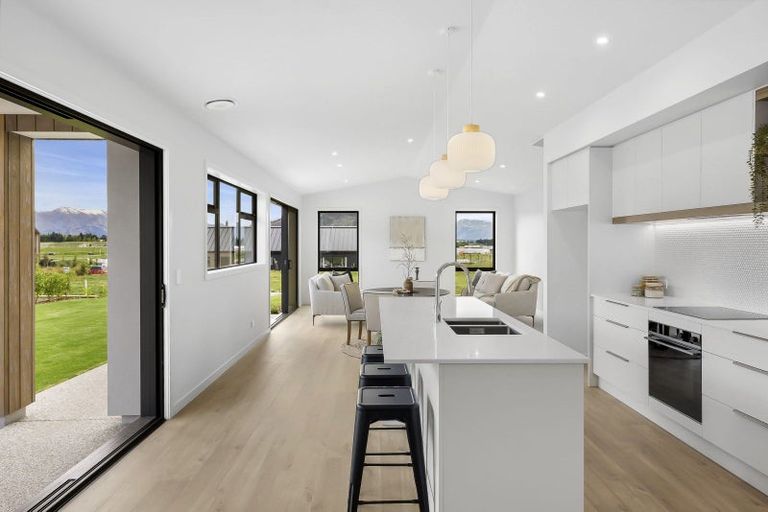 Photo of property in 14a Marjon Drive, Wanaka, 9305