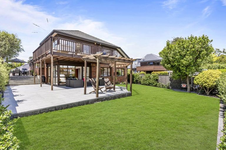 Photo of property in 98 Bleakhouse Road, Howick, Auckland, 2014