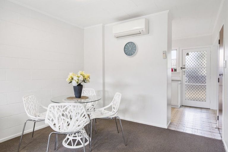 Photo of property in 5a Mckenzie Road, Mangere Bridge, Auckland, 2022