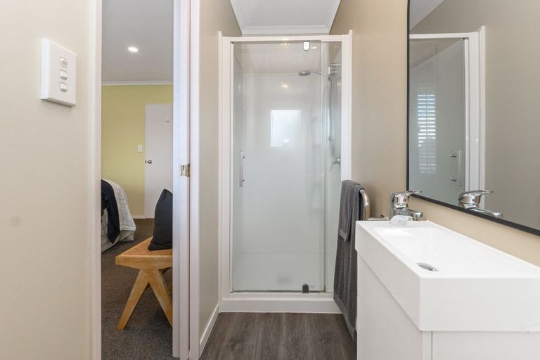 Photo of property in 9 Whitby Place, Welcome Bay, Tauranga, 3112