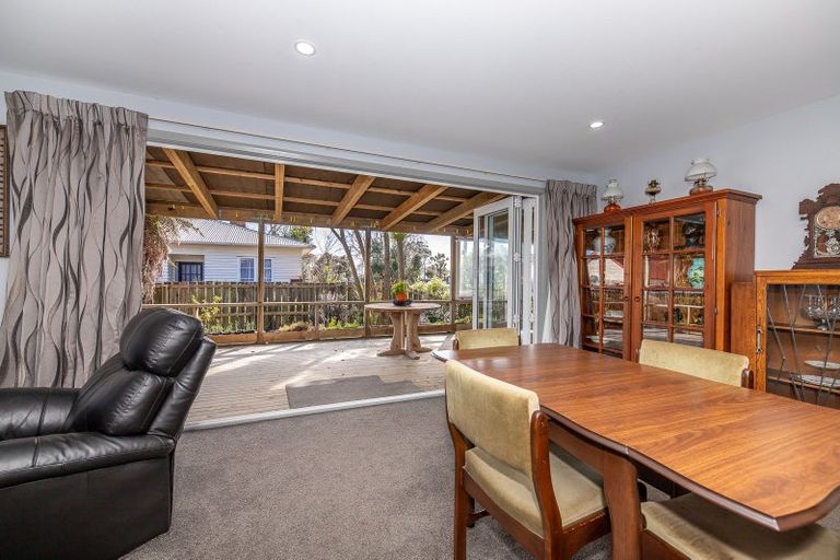 Photo of property in 28 Queen Street, Westport, 7825