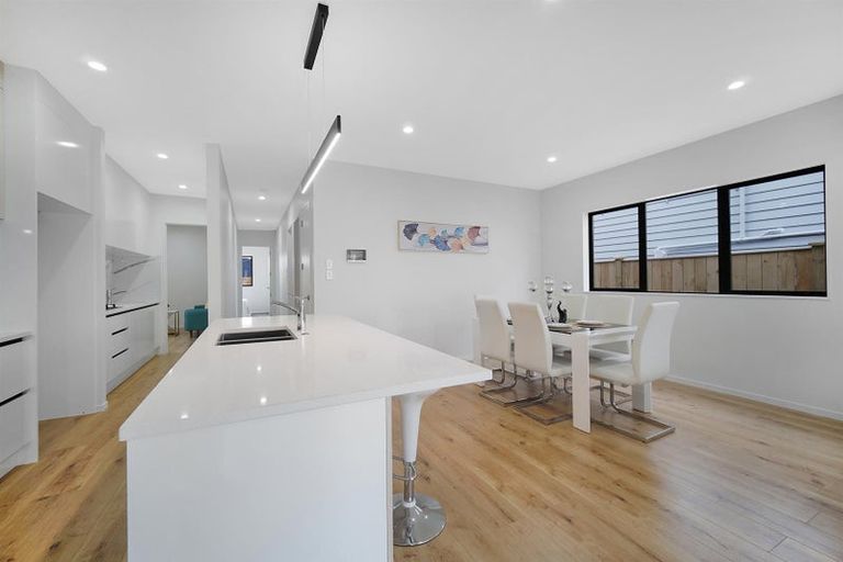 Photo of property in 61 Drumbuoy Drive, Flat Bush, Auckland, 2019