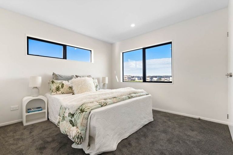 Photo of property in 65 Picnic Point Road, Hobsonville, 0616