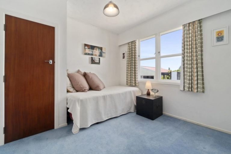 Photo of property in 11 Montmere Avenue, Te Atatu Peninsula, Auckland, 0610