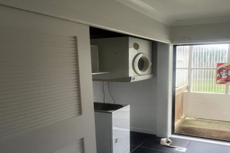 Photo of property in 12 Meadowvale Avenue, Forrest Hill, Auckland, 0620