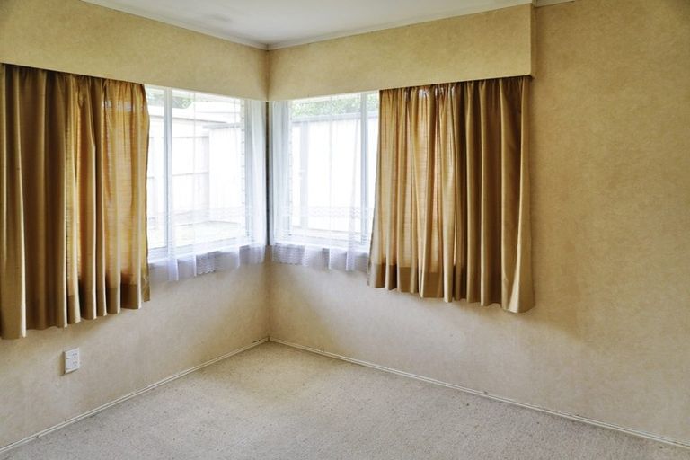 Photo of property in 2/220 Pakuranga Road, Pakuranga Heights, Auckland, 2010