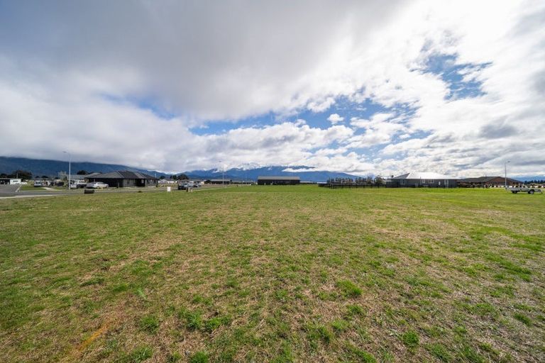 Photo of property in 11 Tukare Loop, Te Anau, 9600