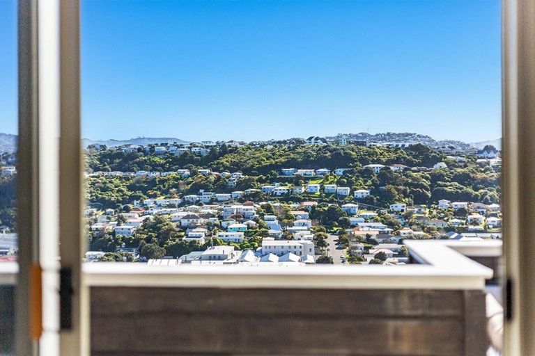 Photo of property in 81 Nevay Road, Miramar, Wellington, 6022