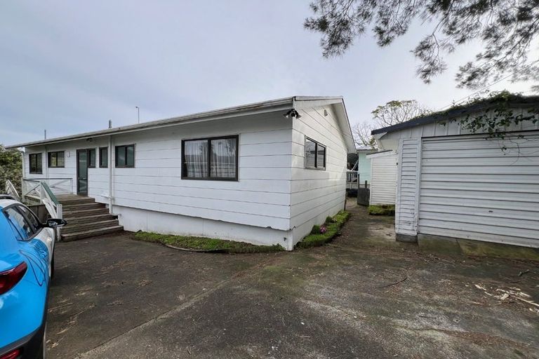 Photo of property in 1/286 Wairau Road, Glenfield, Auckland, 0629