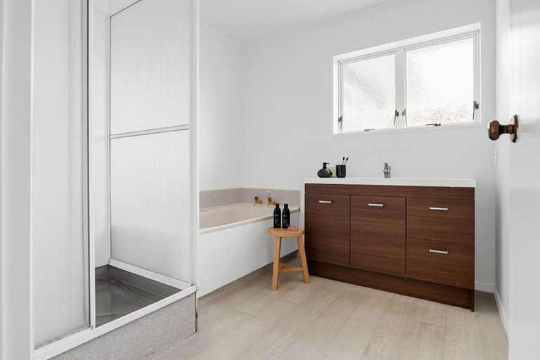 Photo of property in 27 Taylor Terrace, St Andrews, Hamilton, 3200