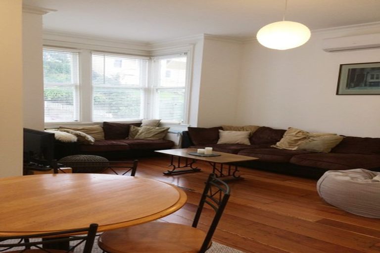 Photo of property in 69 Rolleston Street, Mount Cook, Wellington, 6021