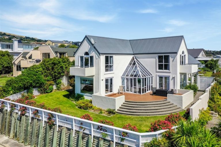 Photo of property in 9 Dunkeld Lane, Redcliffs, Christchurch, 8081