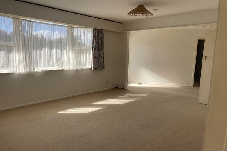 Photo of property in 32 Bruce Road, Glenfield, Auckland, 0629
