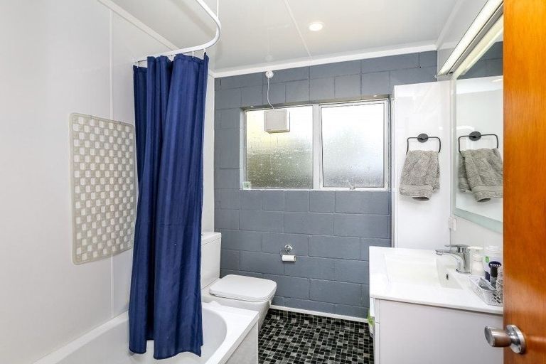 Photo of property in 48b Pitcairn Street, Oakura, 4314