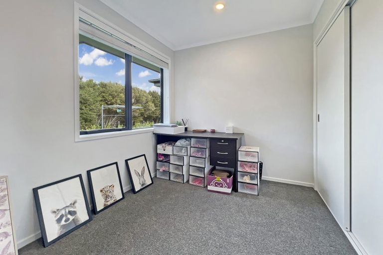 Photo of property in 3 Omahuru Road, Glenbrook, 2681