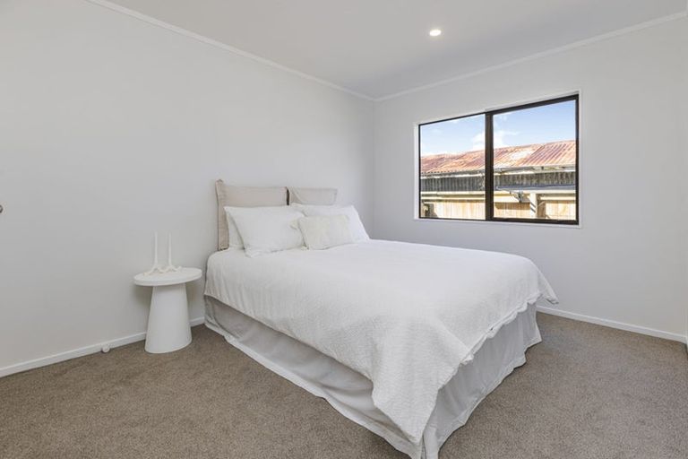 Photo of property in 2/24 Great South Road, Papakura, 2110