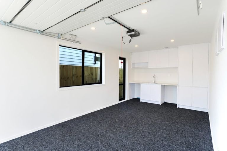 Photo of property in 858c East Coast Road, Northcross, Auckland, 0630