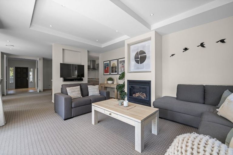 Photo of property in 24 Providence Place, Redwood, Christchurch, 8051