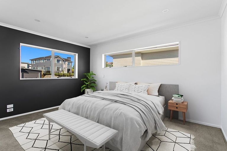 Photo of property in 15 Taikura Avenue, Red Beach, 0932