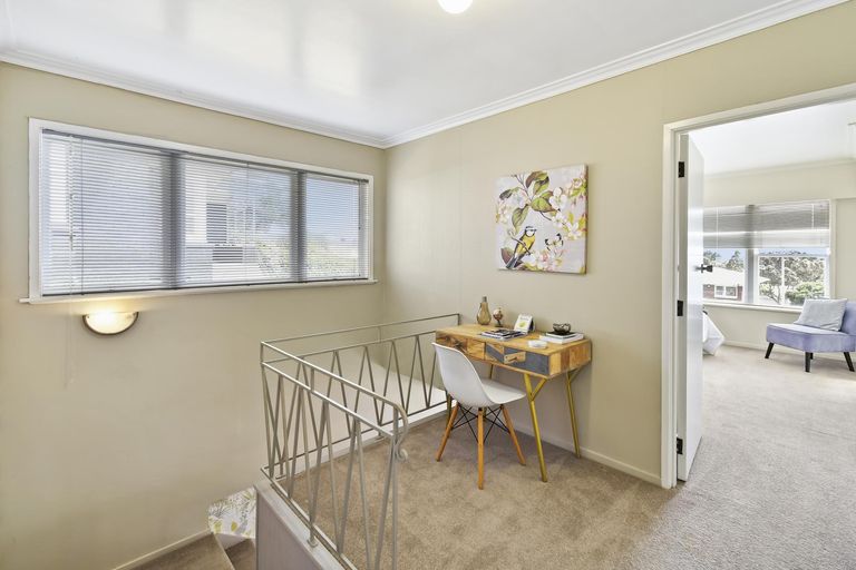 Photo of property in 8 Hamlet Place, Pukekohe, 2120